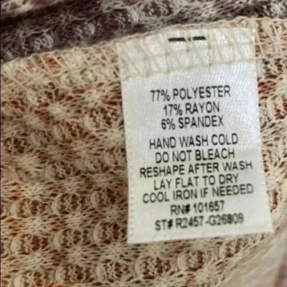 🆕Marsala Ombré Leaf Twist-Front Boatneck Top S🆕 - Picture 8 of 9